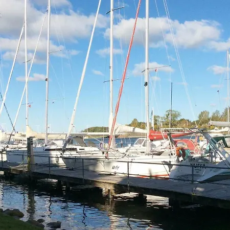 24 Person In Hasselberg