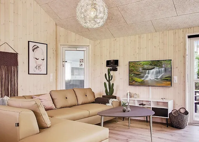 24 Person In Hasselberg Ferienhaus *